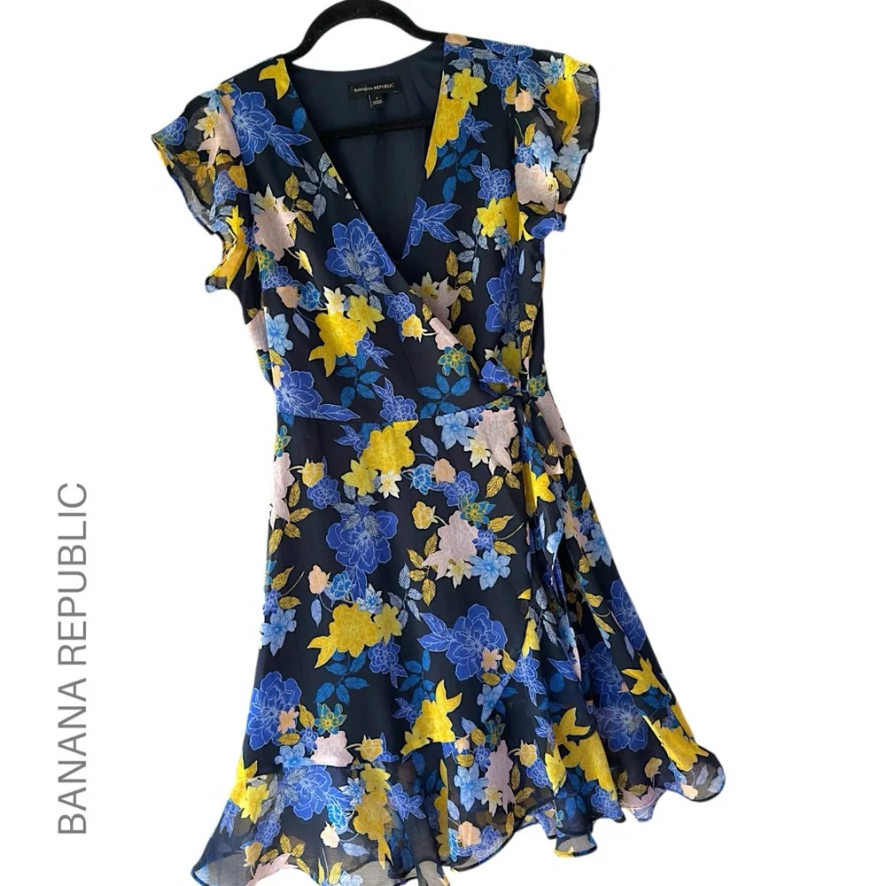BANANA REPUBLIC | NWOT RUFFLE WRAP FLORAL DRESS FLUTTER SLEEVE LINED | SIZE: 4